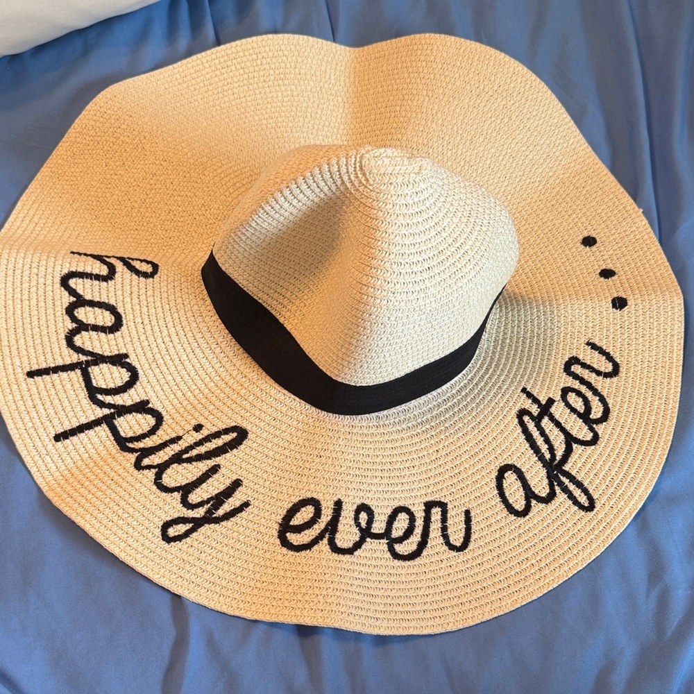Beige Sun Hat With Black Script - image 1